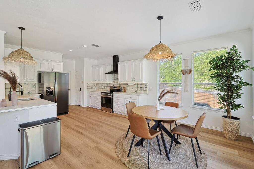 Sachse Wellness Oasis 5Br W Pool + Huge Yard + Fire Pitヴィラ エクステリア 写真